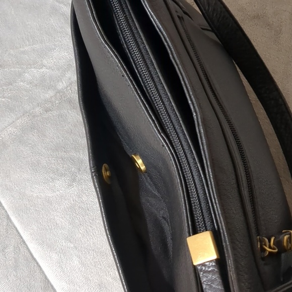 Etienne Aigner Black Leather Shoulder Bag - Picture 9 of 11